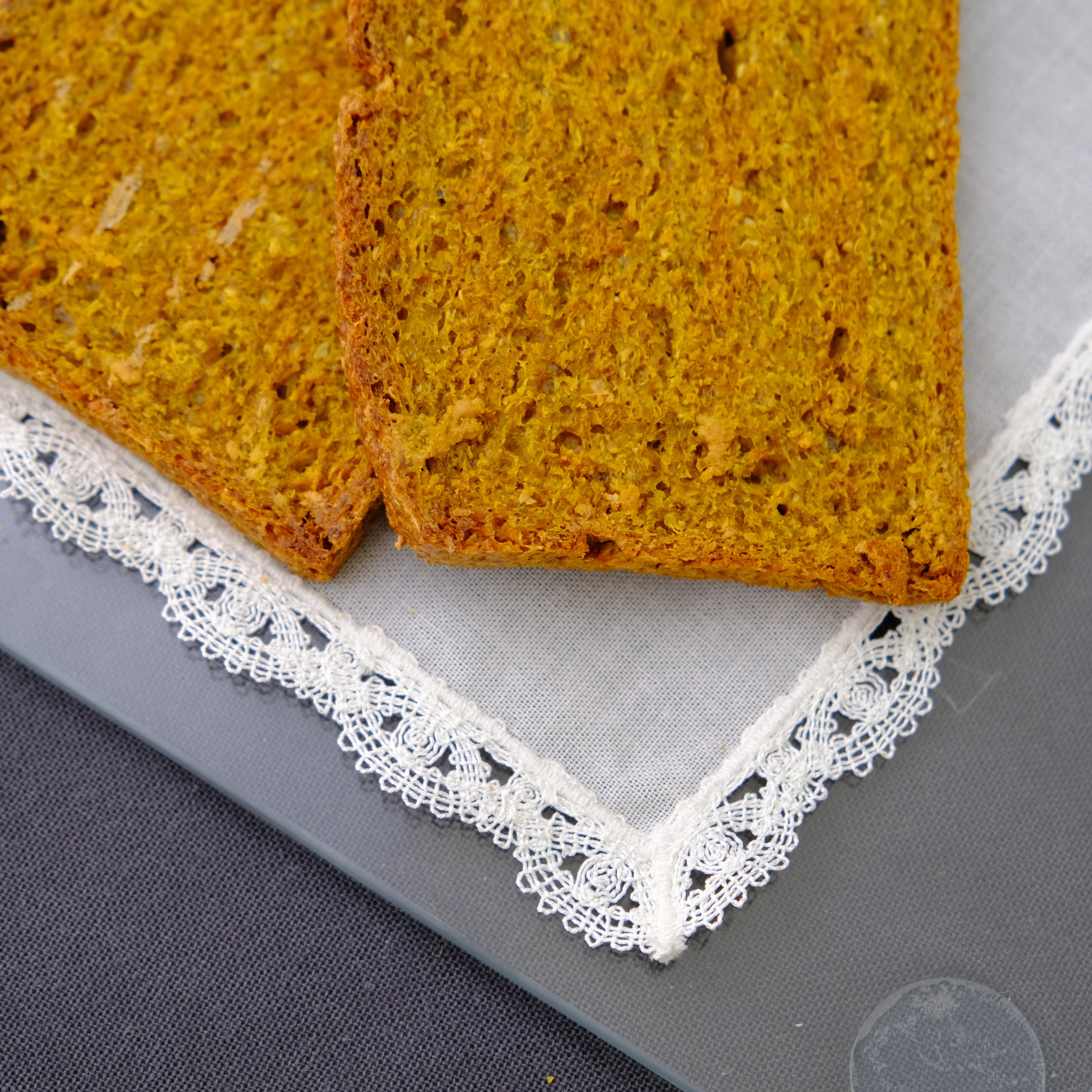 Zerdeçallı Karabuğday Ekmeği